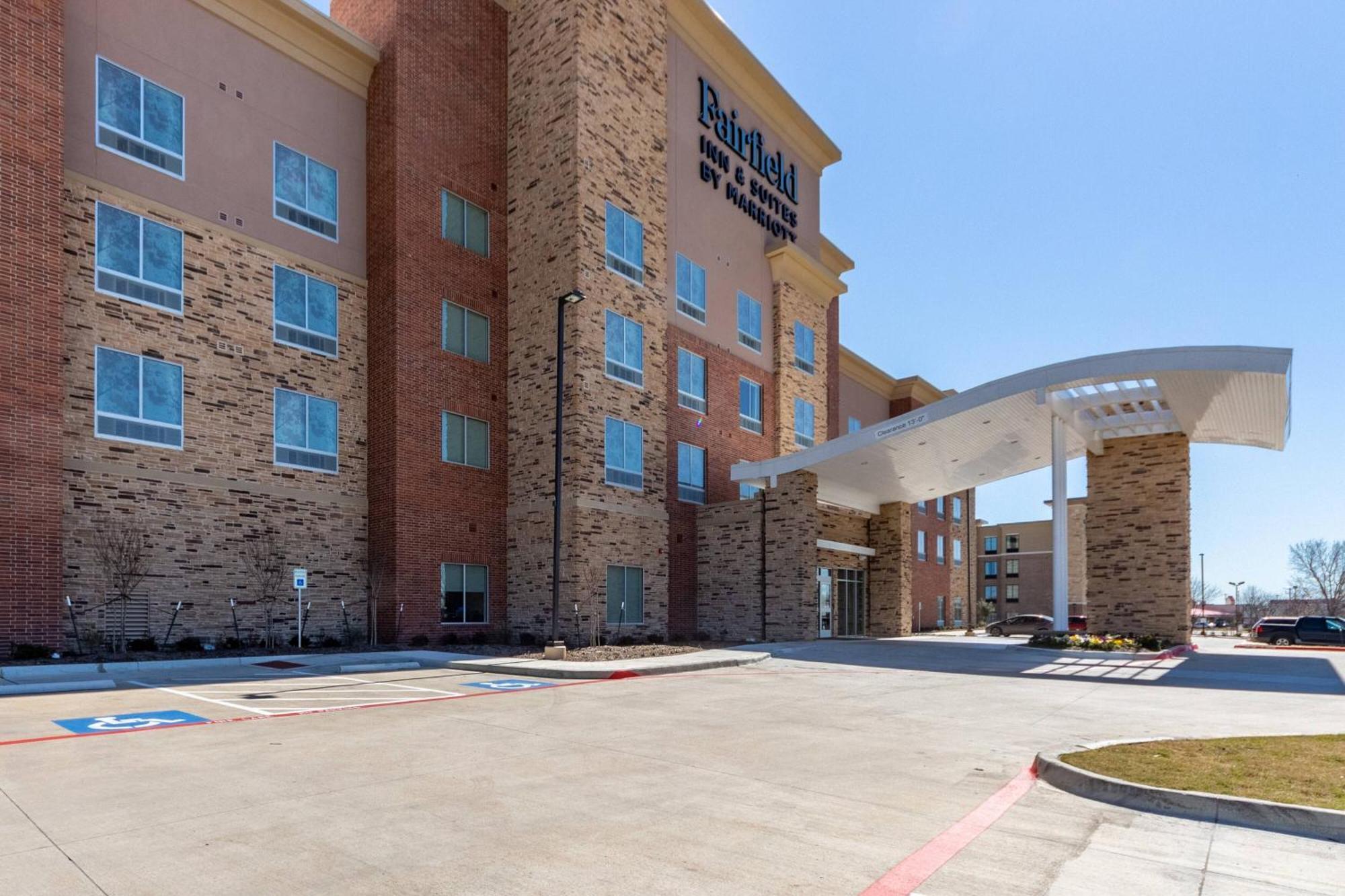 Fairfield Inn & Suites Dallas Arlington South Exterior photo